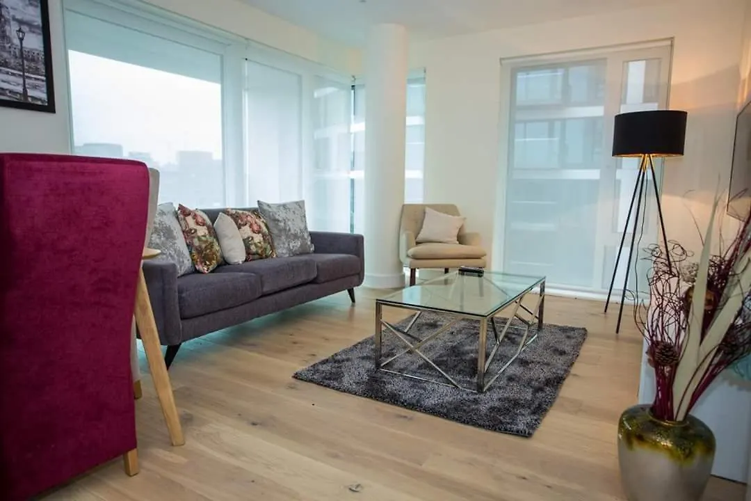 Unique 2 Bed Apartment London