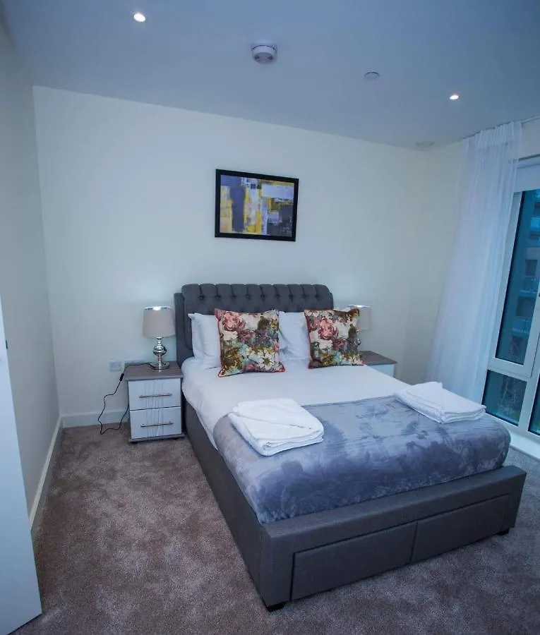 Unique 2 Bed Apartment London