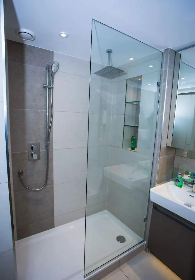 Unique 2 Bed Apartment London