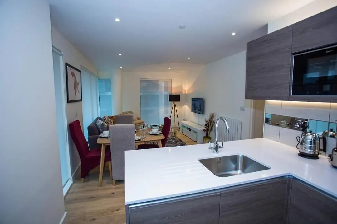 Unique 2 Bed Apartment London