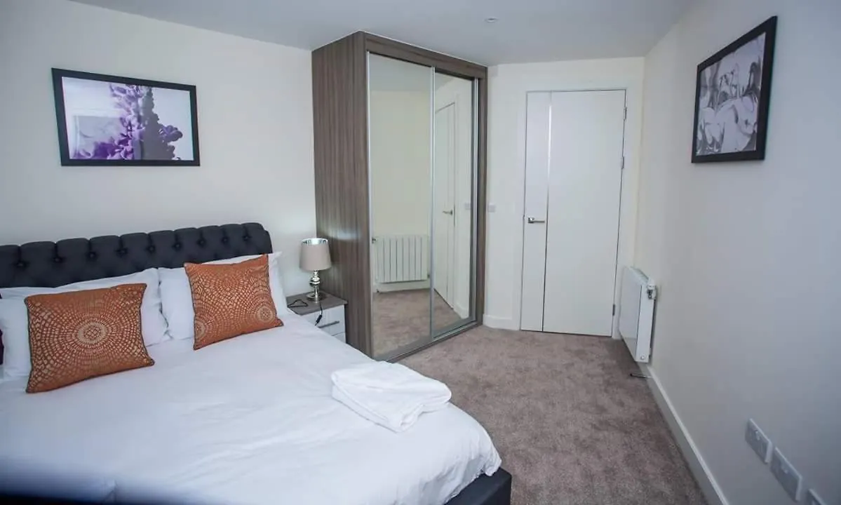 Unique 2 Bed Apartment London